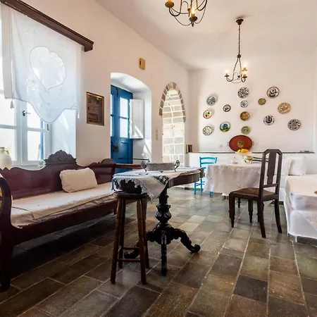 Venus' Hug In Plaka Holiday home *