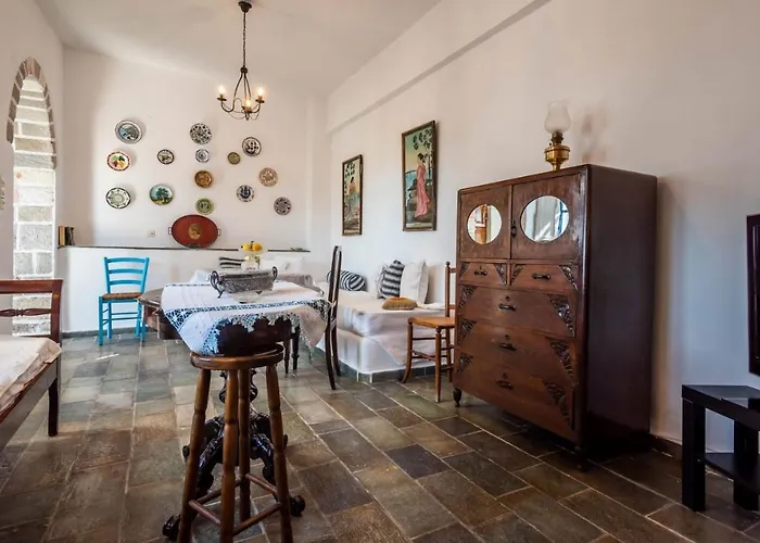 Venus' Hug In Plaka *